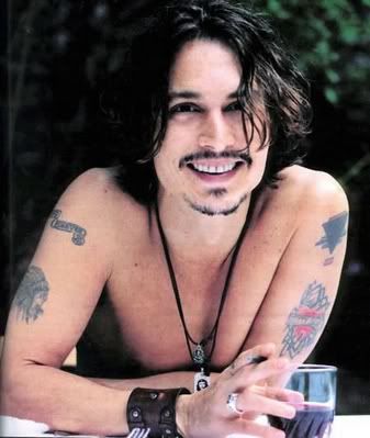 johnny depp tattoos. tattoos-von-johnny-depp-14.jpg