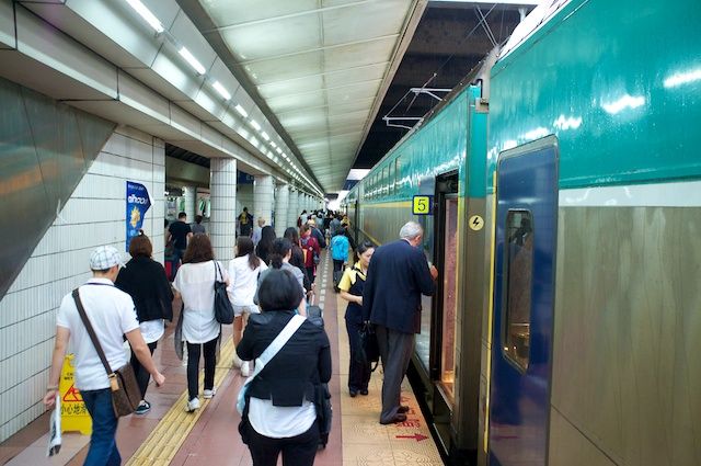 guangzhou_Kowloon_Train4_zps1c7baa33.jpg