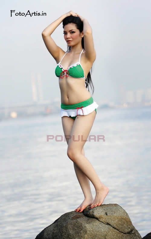 Hot Model Ranti Yulia Sexy in Bikini