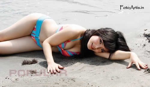 Hot Model Ranti Yulia Sexy in Bikini