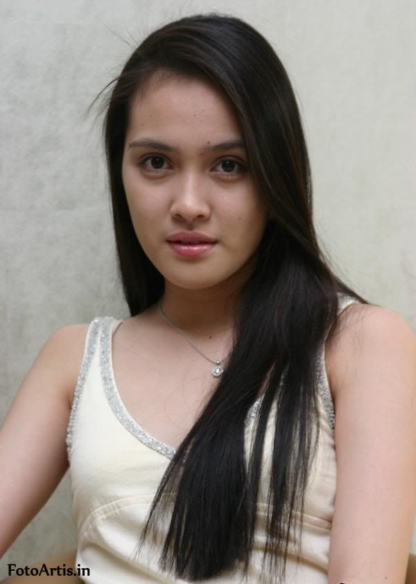 Shandy Aulia - Picture Hot